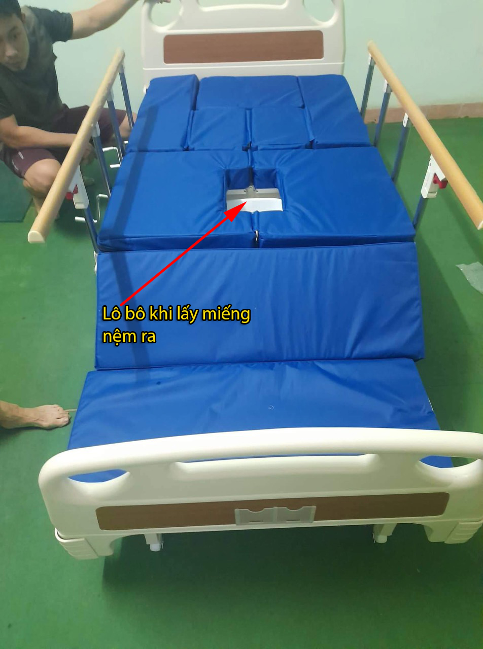 Giường bệnh nhân có bô vệ sinh mẫu giường được ưa chuộng cho người già hiện nay